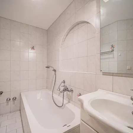 Glonersbuehelhof 4 * ווסטנדורף